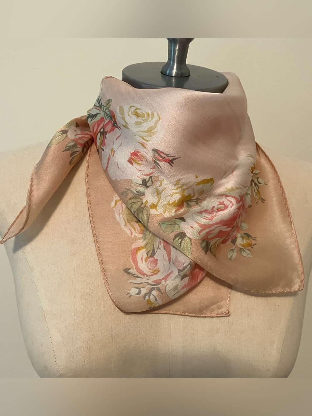 VTG  100% Silk Elaine Gold 21” Square Scarf Pink Floral Old Money Preppy